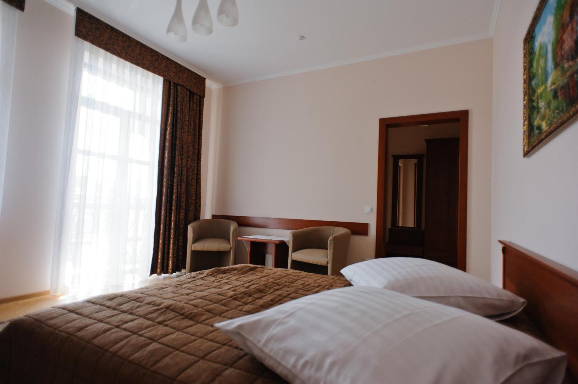 Karpaty Hotel Chust Exterior foto