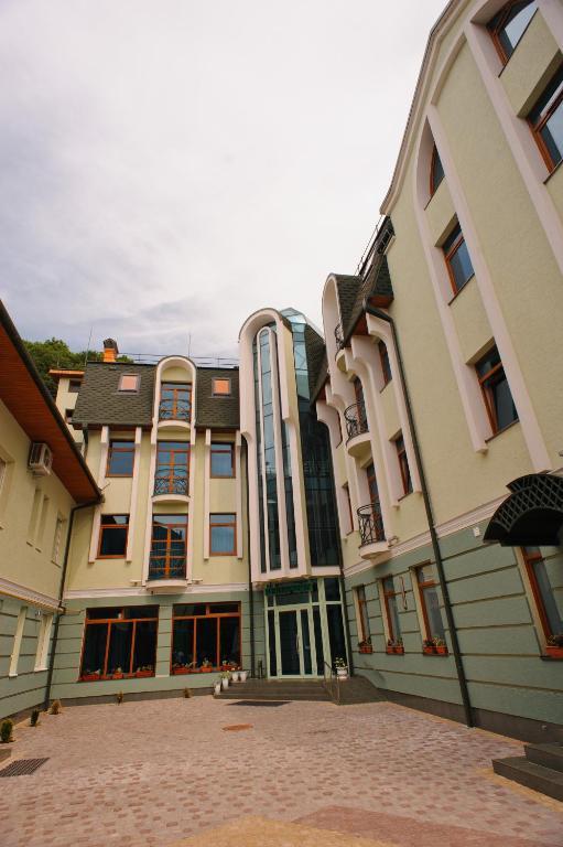 Karpaty Hotel Chust Exterior foto