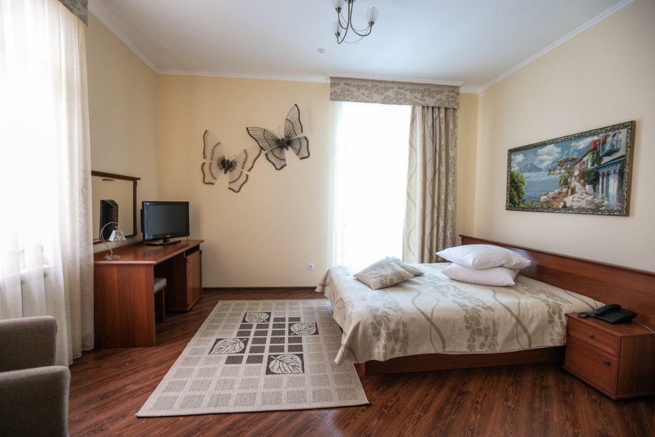 Karpaty Hotel Chust Exterior foto